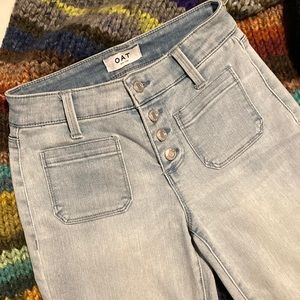 Super cute OAT JEANS! Clean size 25
